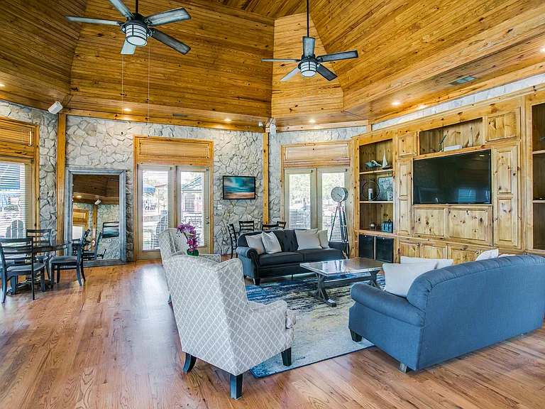 9017 Eagle Dr — Photo 24