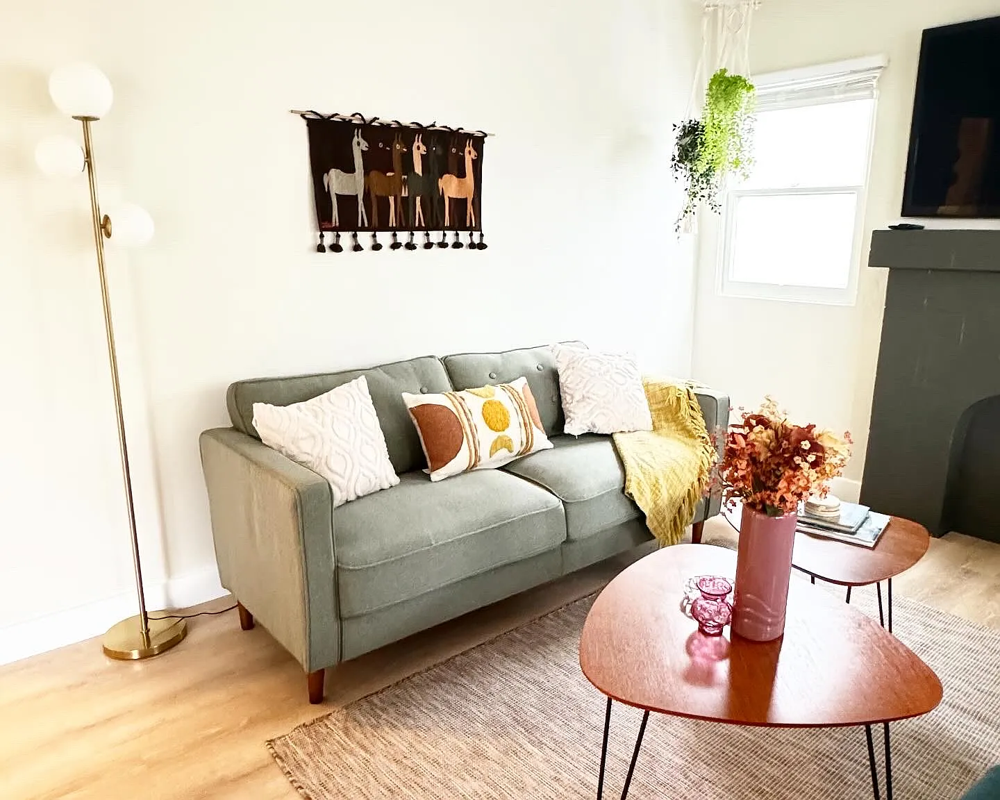 2 bed, 750 sqft, $4,288 — Photo 4