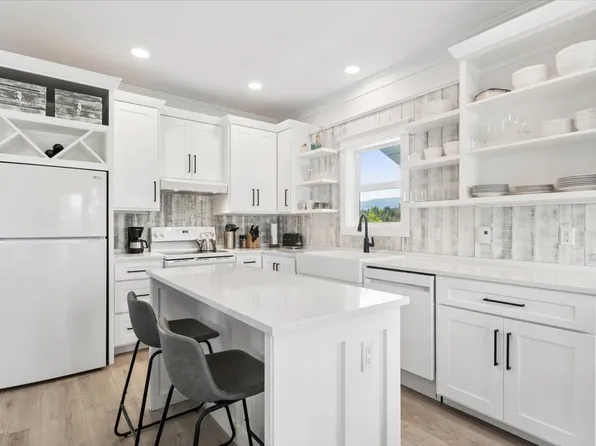 270 Eagles Nest Dr, Rexford, MT 59930