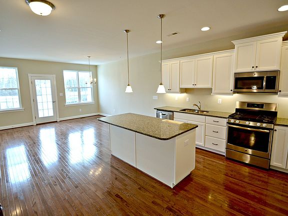Premium white kitchen cabinetry