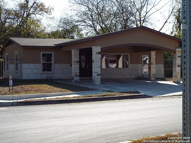 1st image of 334 Basswood Dr