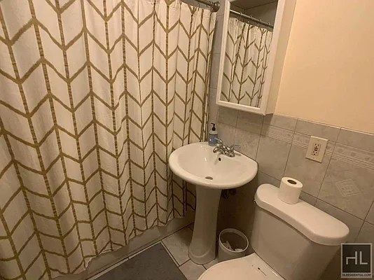 Rented by Highline Residential | media 23