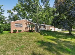 53150 Ridgewood Dr, South Bend, IN 46637