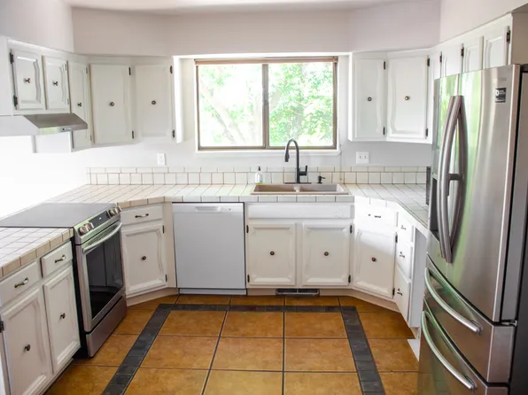 6070 W Hill Rd, Boise, ID 83703