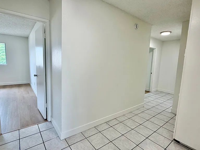 Cypress Apartments — Photo 19