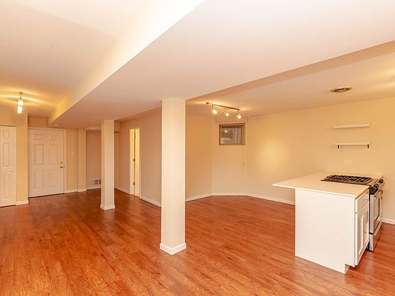 5th image of 633 W Arlington Pl #633GF