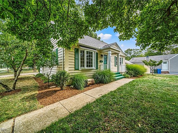 3rd image of 22982 Mildred Ave