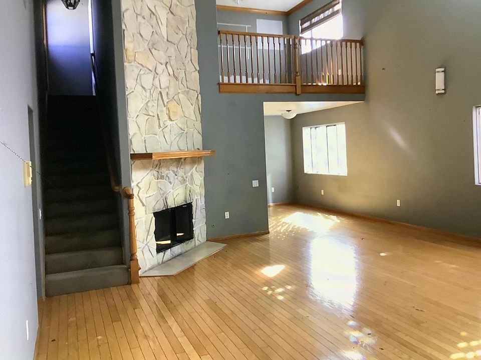 1st image of 11964 Mayfield Ave #202