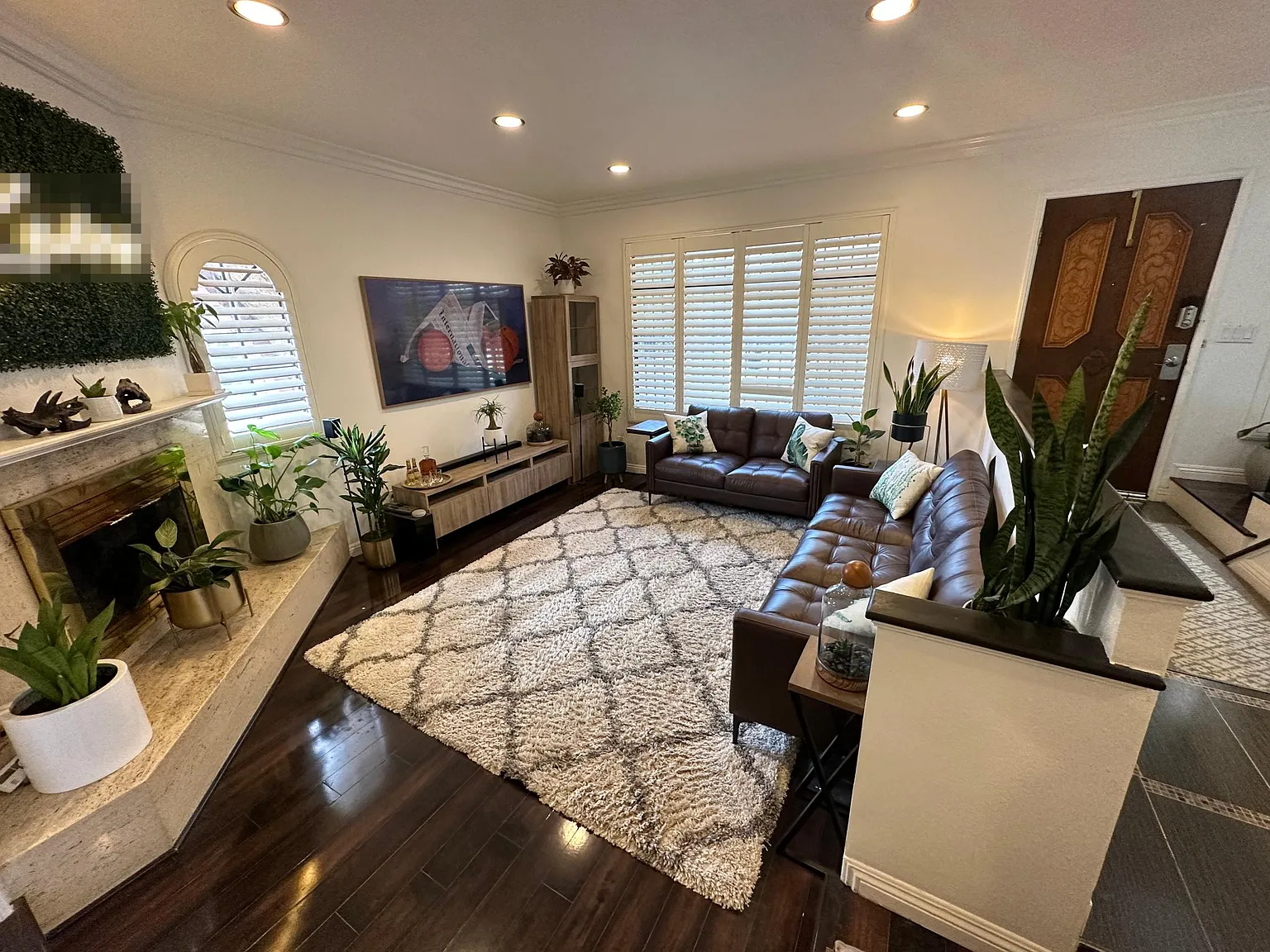 150 N Marguerita Ave — Photo 1