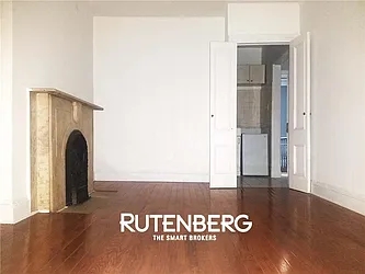 Rented by R New York