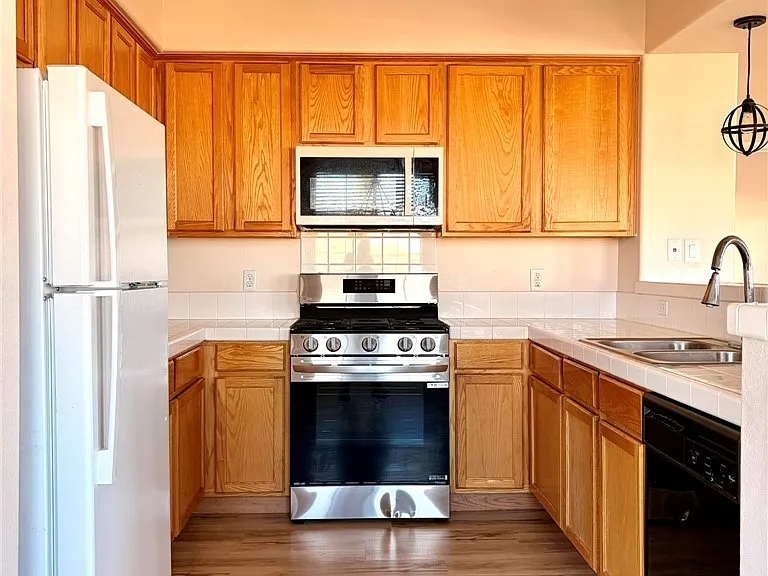 9901 Trailwood Dr #2004 — Photo 8