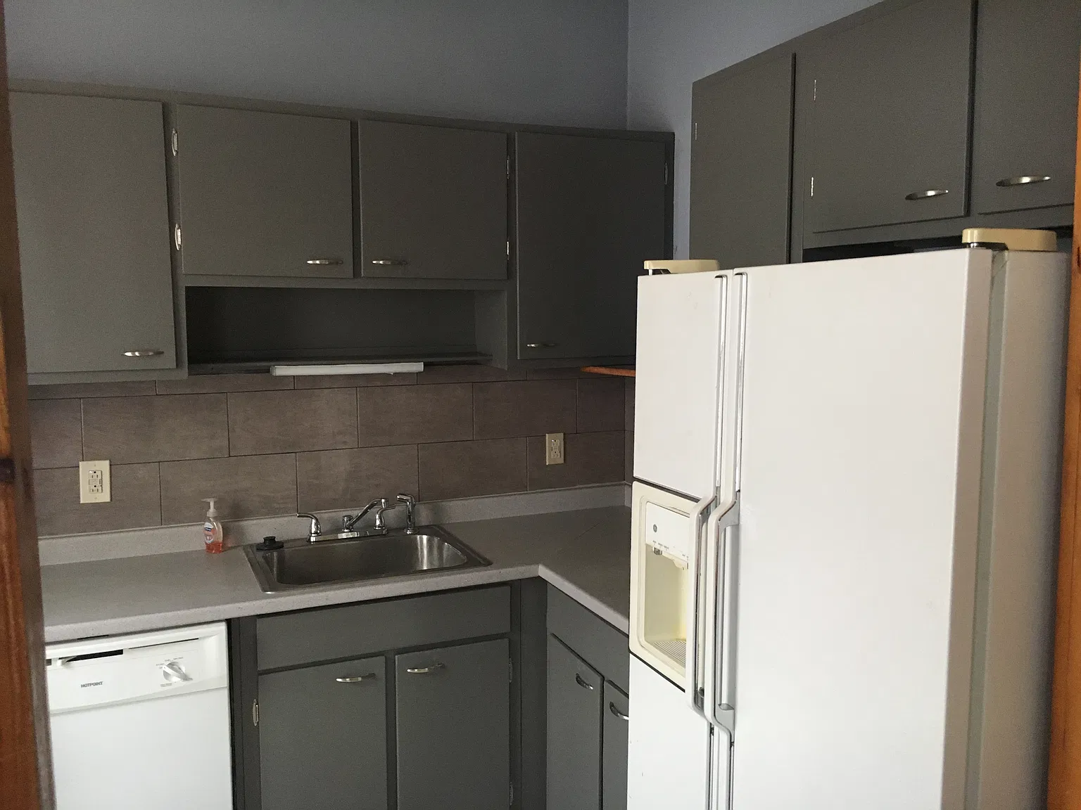 2 bed, 1200 sqft, $1,250 — Photo 3