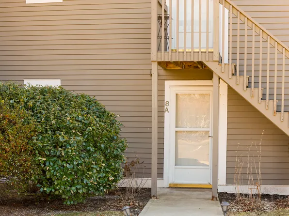 53 Brushy Plain Road Apt 8A, Branford, CT 06405