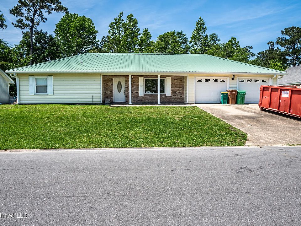1st image of 105 Shady Dr
