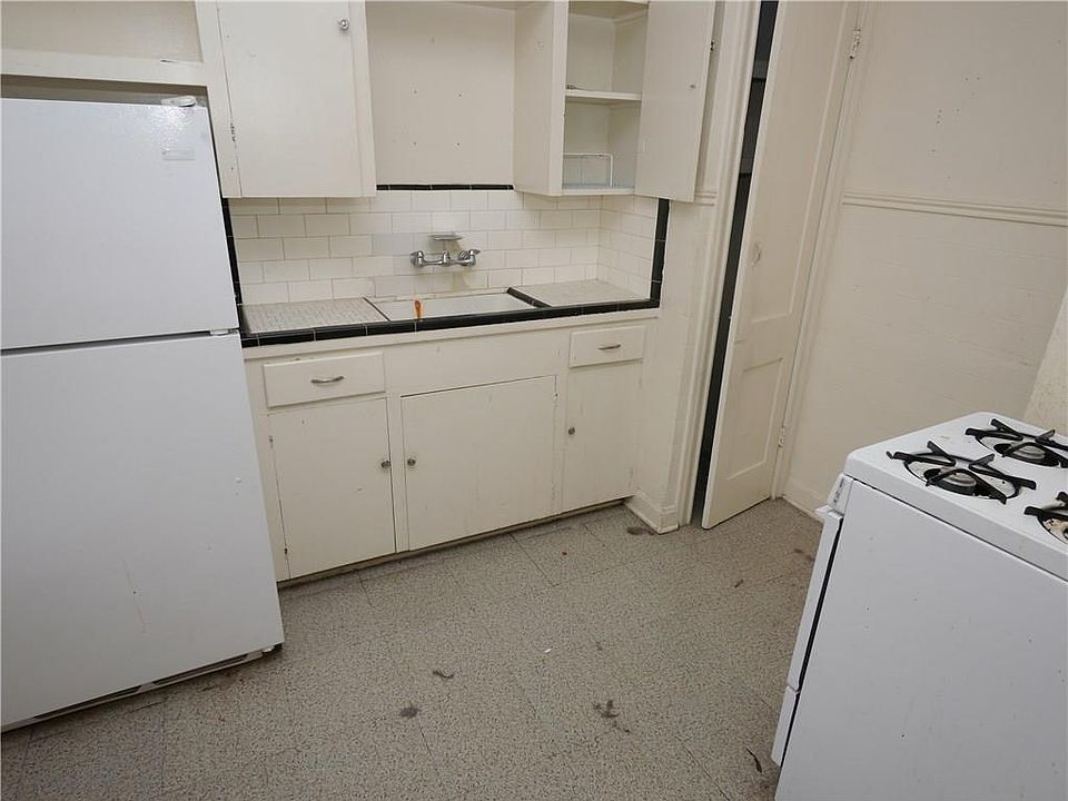 1st image of 258 Oleander Ave APT 3