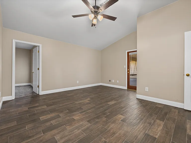 7005 Colony Park Dr — Photo 11