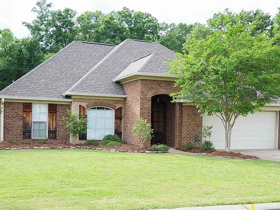 2nd image of 613 Oak Park Cir