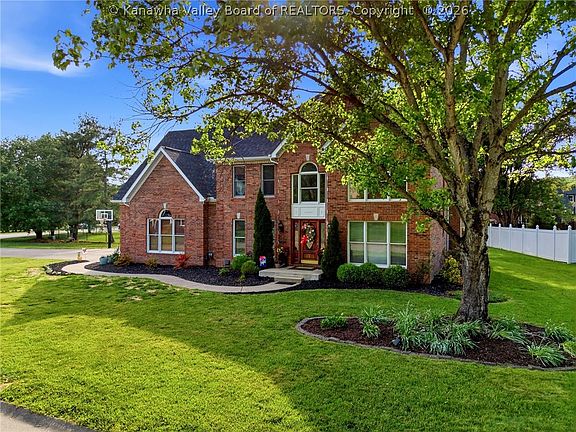 4th image of 136 Glenwood Ln