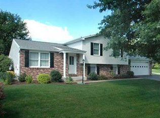 2402 Brownfield Dr, Greensburg, PA 15601