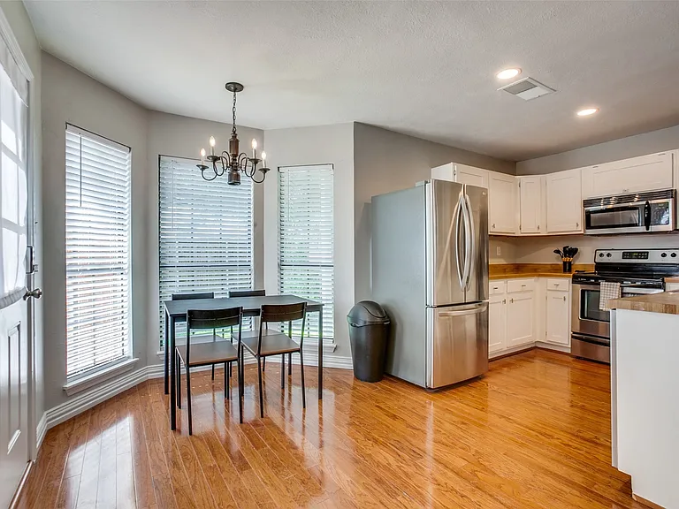 4436 Odessa Dr — Photo 10