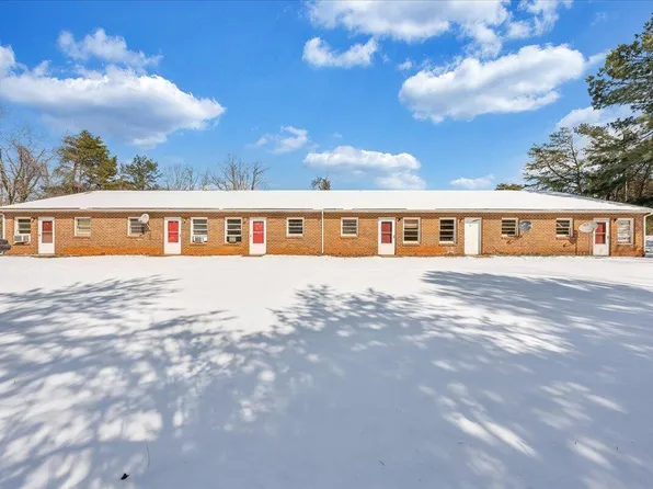284 Farmers Mountain Rd, Gretna, VA 24557