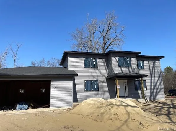 5031 Clintonville Rd, Clarkston, MI 48346