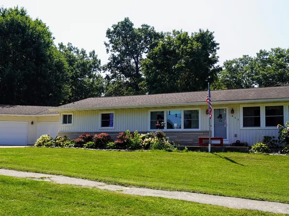211 Pine St, Decatur, MI 49045