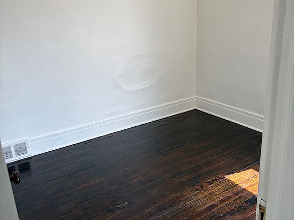 2nd image of 57 Zittel St Unit 2