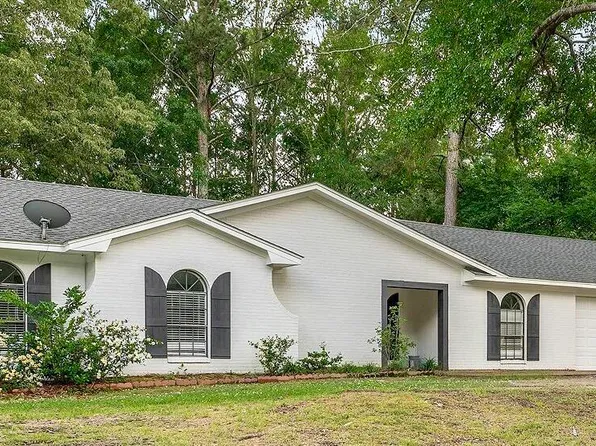 335 Stonecastle Dr, Brandon, MS 39047