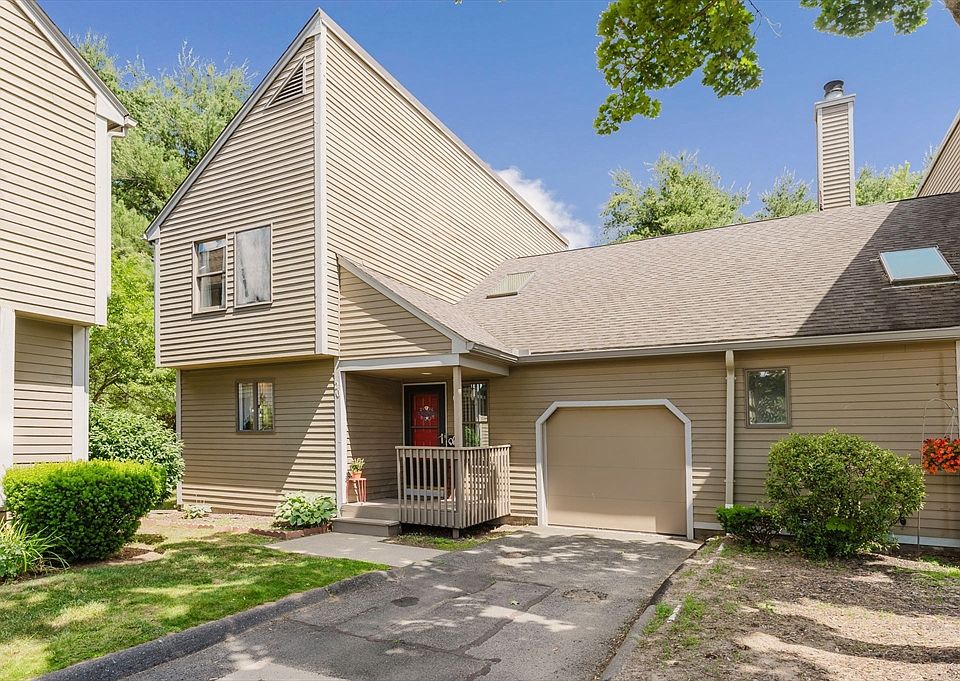 1st image of 20 Elm Meadows #20