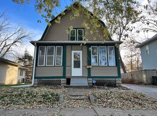 1427 W 2nd St, Waterloo, IA 50701