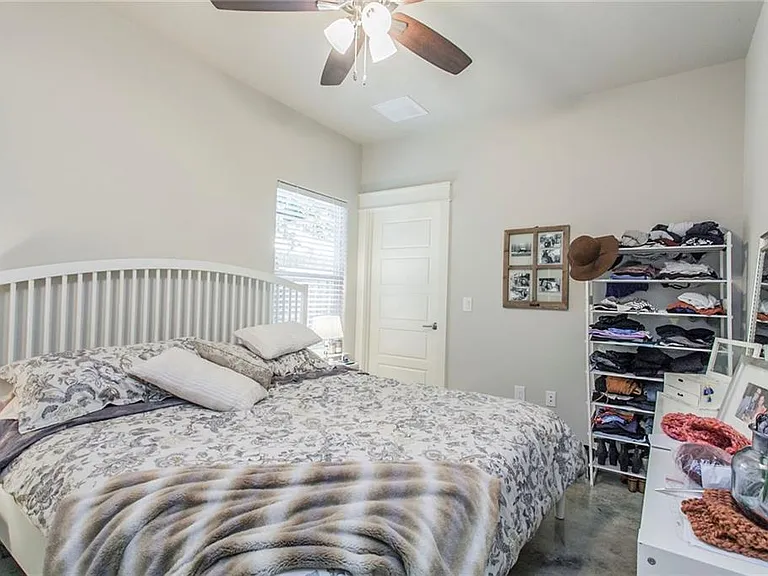 1700 Singleton Ave #B — Photo 18