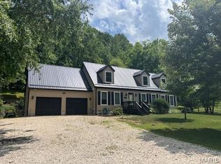 1333 Poor Farm Hollow Rd, Hardin, IL 62047