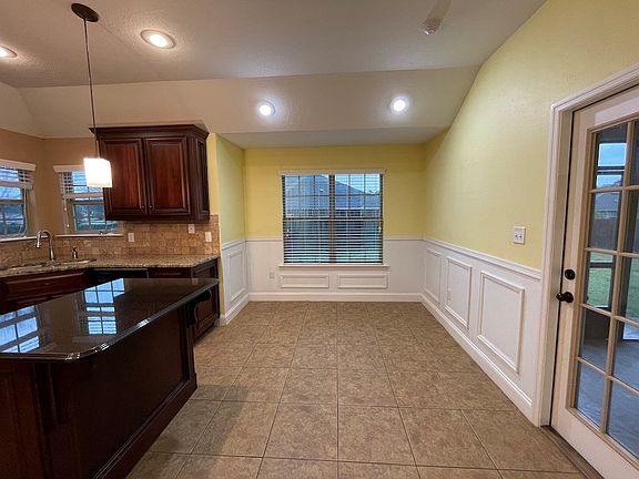5th image of 4915 Stonewall Cir