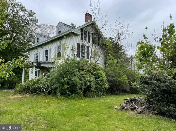70 Twining Bridge Rd, Newtown, PA 18940