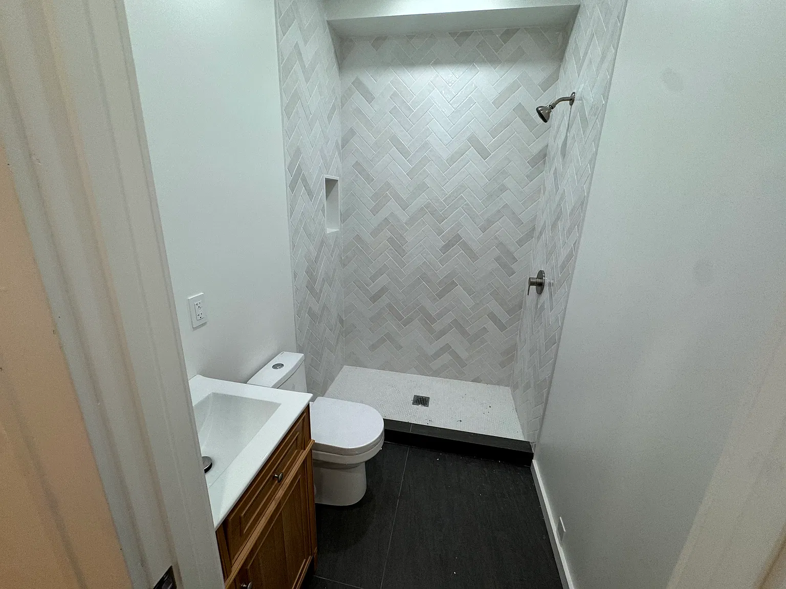 2 bed, 1450 sqft, $9,500 — Photo 3