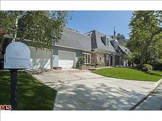 3rd image of 964 Moraga Dr