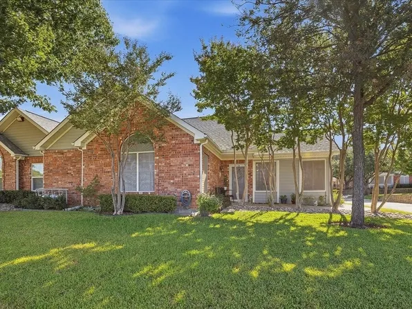 6153 Welden Ct, Fort Worth, TX 76132