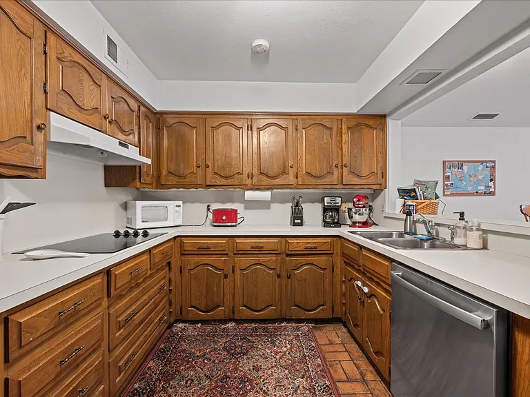 7610 Meadow Oaks Dr #7610 — Photo 7