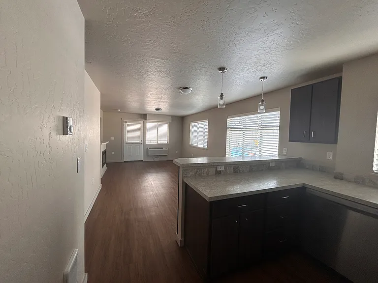 608 E 2nd Ave #202 — Photo 10