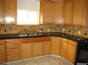 4th image of 1270 Berg Ave