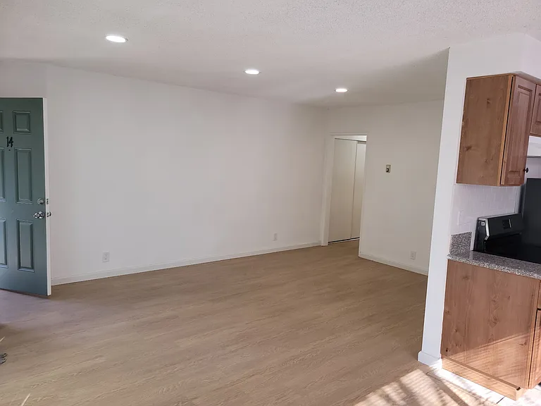 6561 Fulton Ave #14 — Photo 3