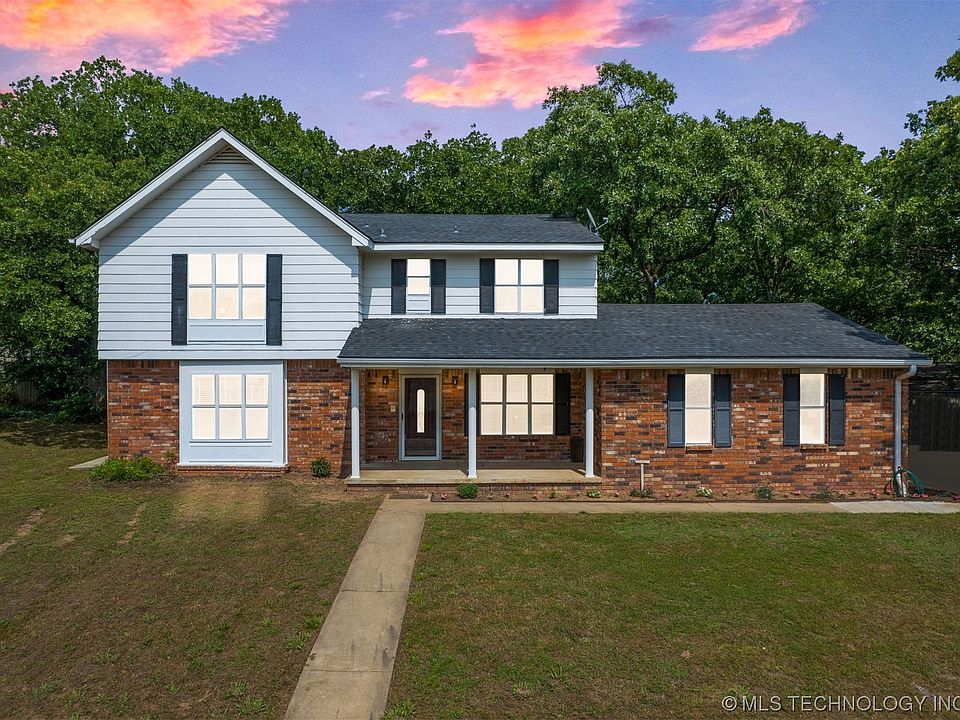 1st image of 605 S Lakeridge Dr