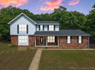 605 S Lakeridge Dr, Bristow, OK 74010