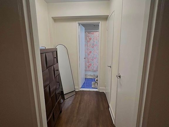 5th image of 190 W Merrick Rd APT 4N