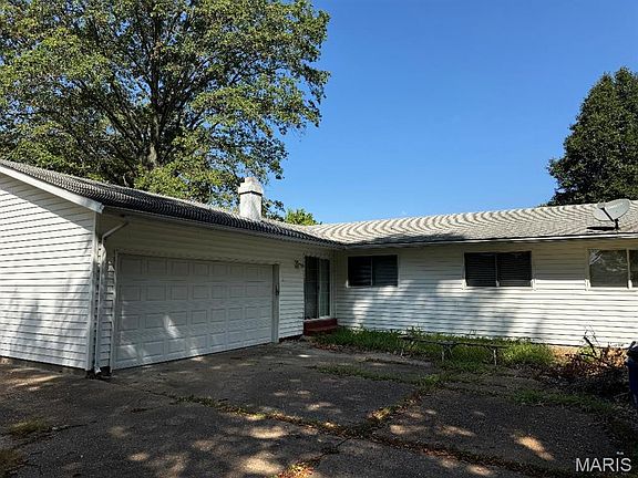 2nd image of 3230 Churchill Dr