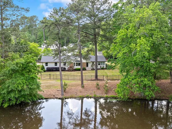 100 W Lakeside Dr, Fuquay Varina, NC 27526