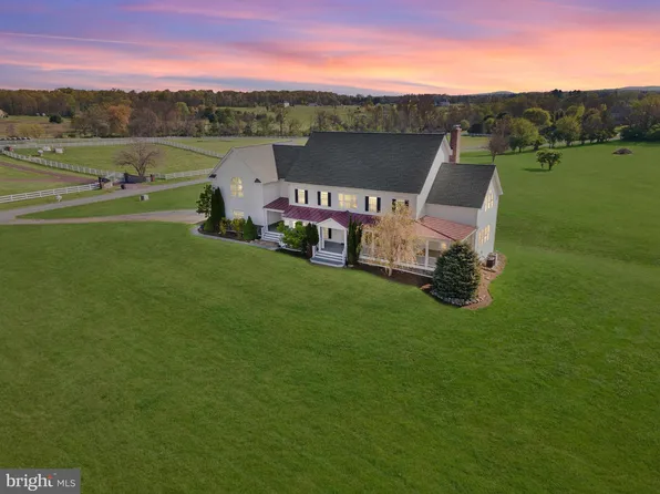 37081 Gallop Ln, Purcellville, VA 20132