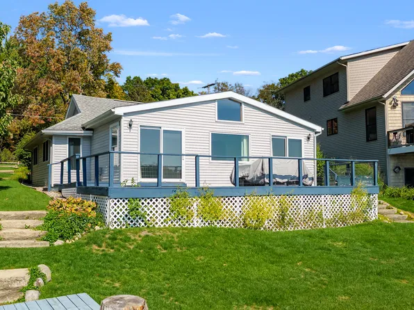 12831 Sycamore Point Dr, Plainwell, MI 49080