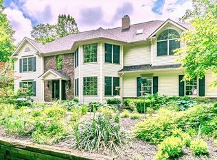 11295 Wellington Dr, Chardon, OH 44024